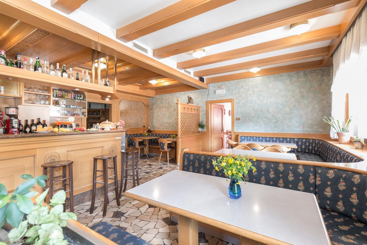 Albergo Cinzia 바타로 외부 사진